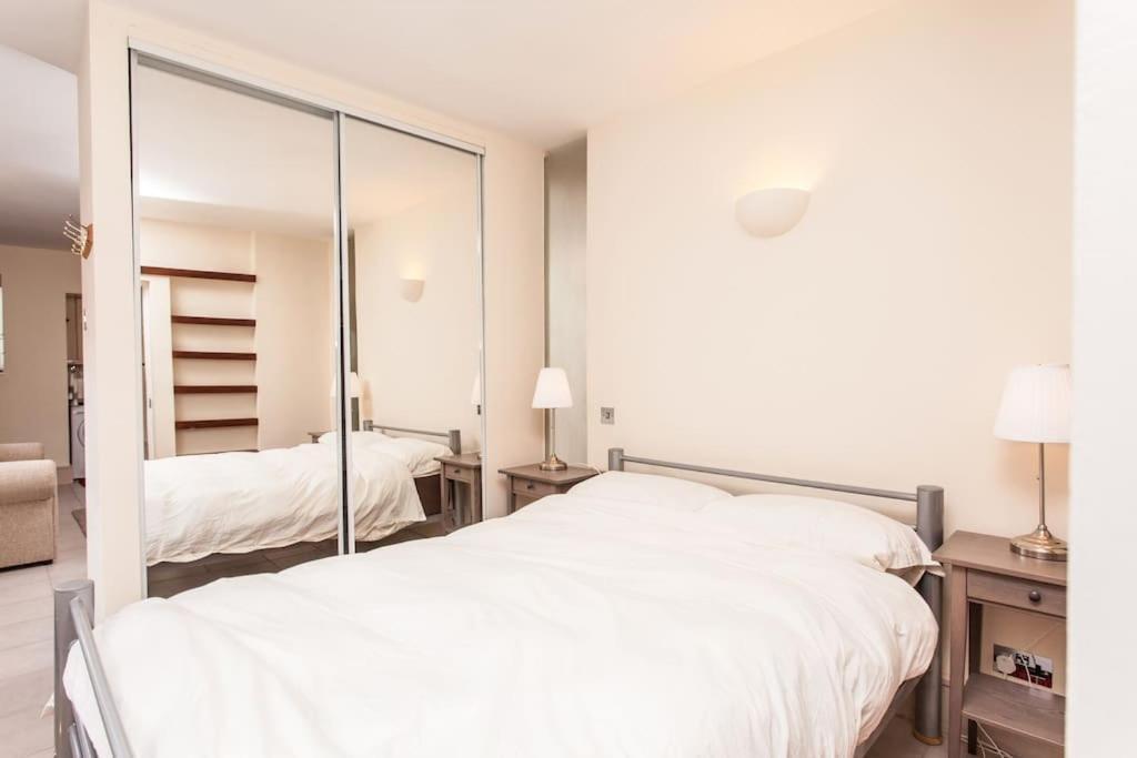 Awesome Apartment In The Heart Of Camden Town London Kültér fotó