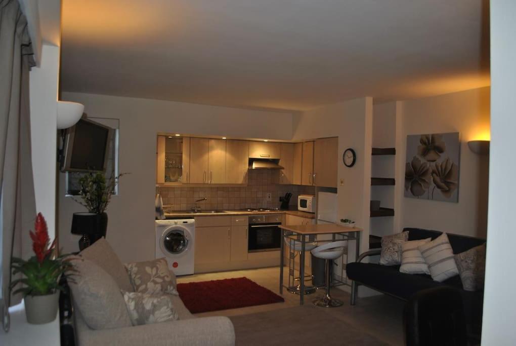 Awesome Apartment In The Heart Of Camden Town London Kültér fotó
